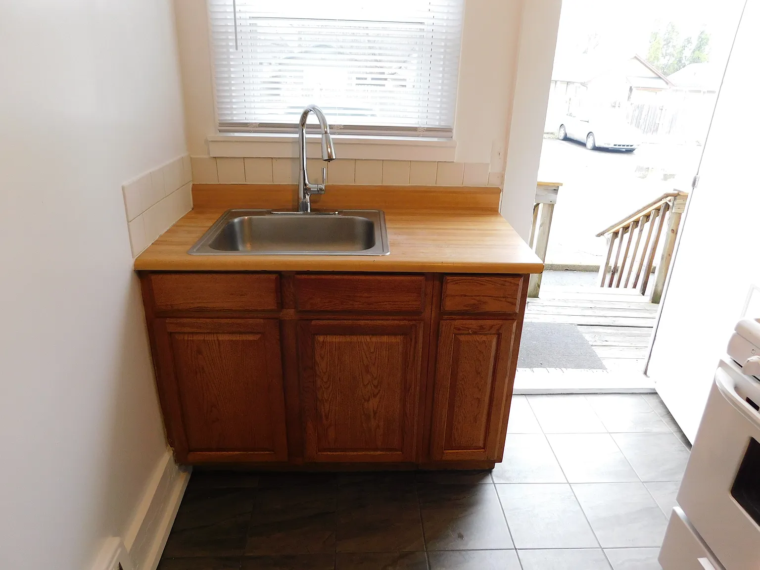 2 bed, 1000 sqft, $1,200 — Photo 2