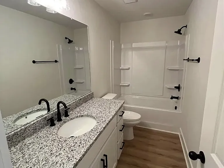 402 Portland Blvd #A — Photo 4