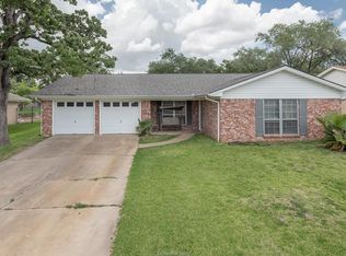 2109 Oak Grove Ln, Bryan, TX 77802