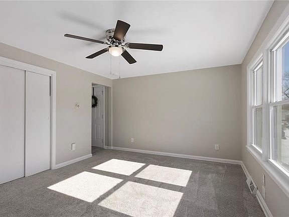 4th image of 2712 NE 56th St