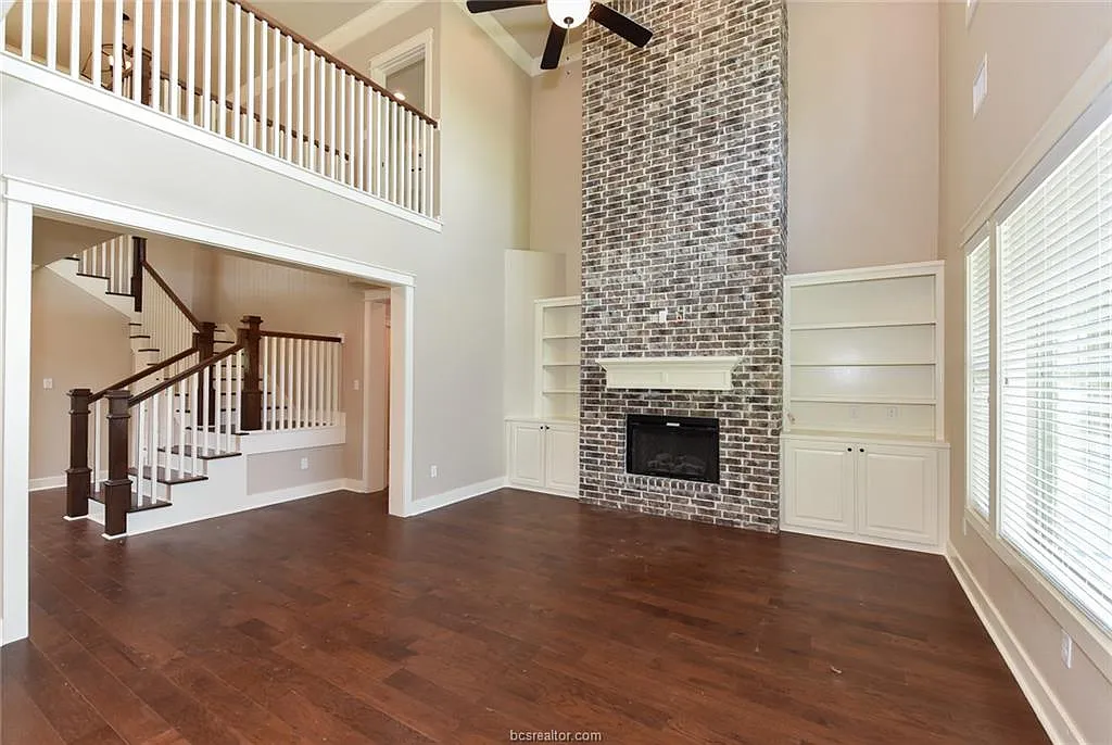Building Photo - 2136 Rockcliffe Loop