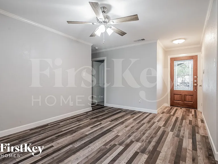 1105 Quebec Dr — Photo 5