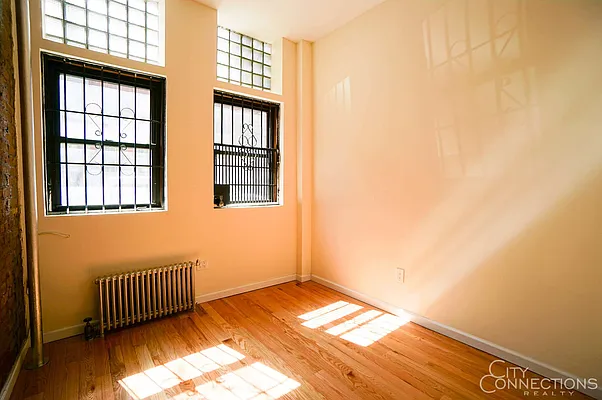 Rented by City Connections Realty | media 16