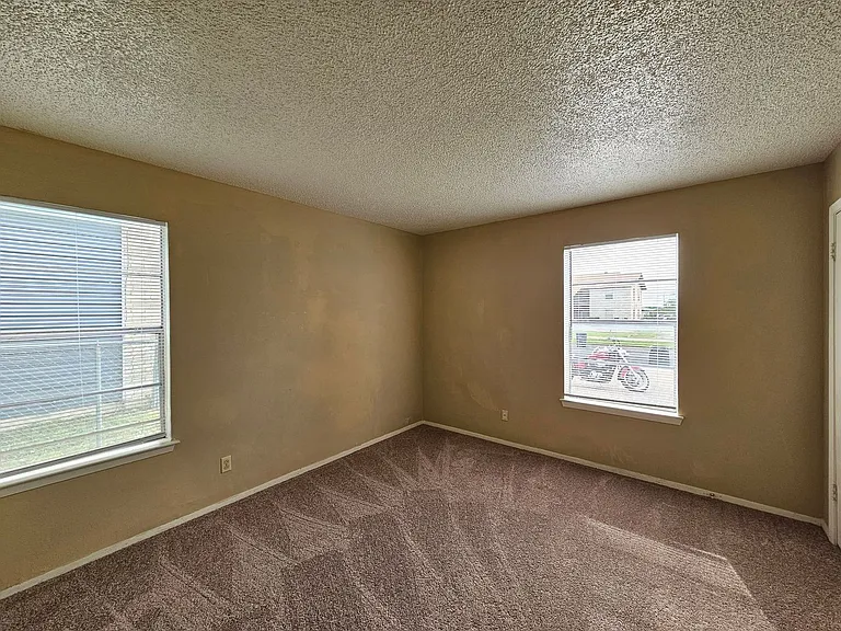 1305 Quail Cir #B — Photo 7
