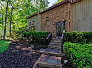 2239 Pine Ridge Rd, Niskayuna, NY 12309