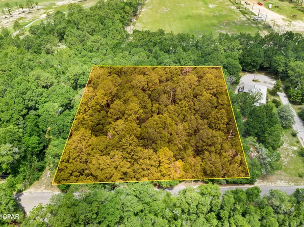 S 26th St, Defuniak Springs, FL 32435