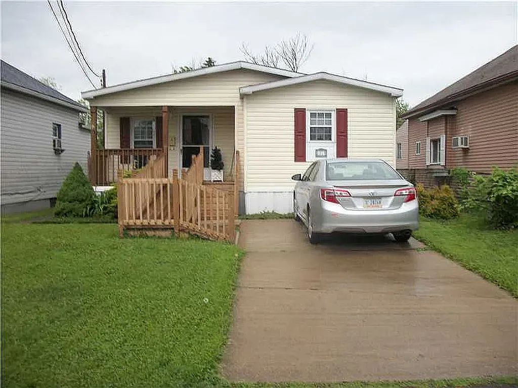 1219 Stock St photo 1
