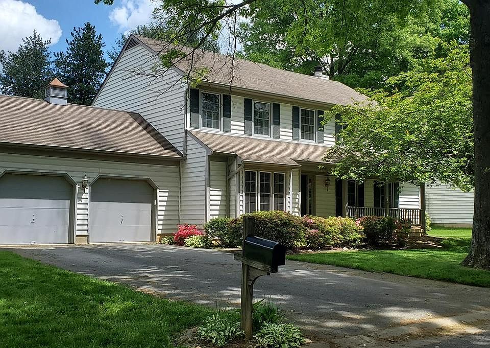 1st image of 20501 Oak Bluff Dr