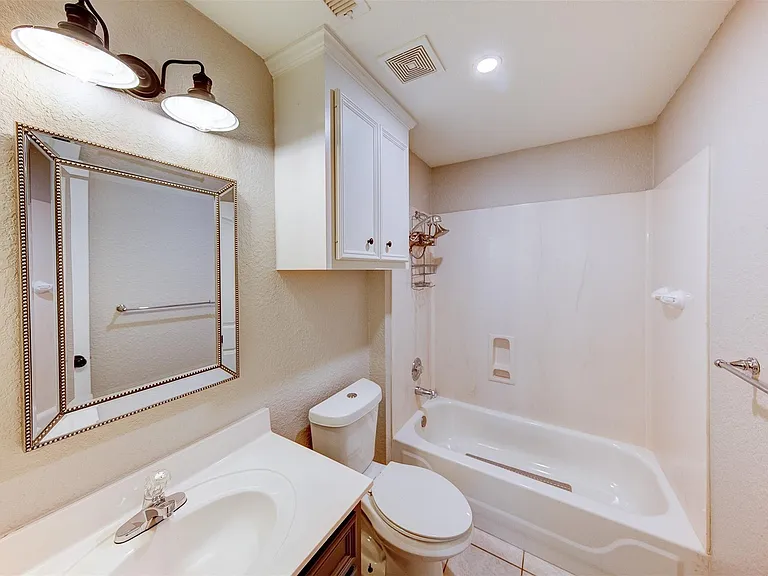 402 Live Oak Ln — Photo 28