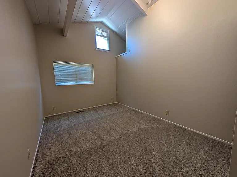 1261 Gloria Dr — Photo 14