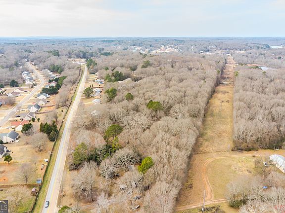 3rd image of 325 Peachtree Rd