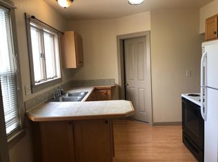 1749 N Franklin Pl #B, Milwaukee, WI 53202