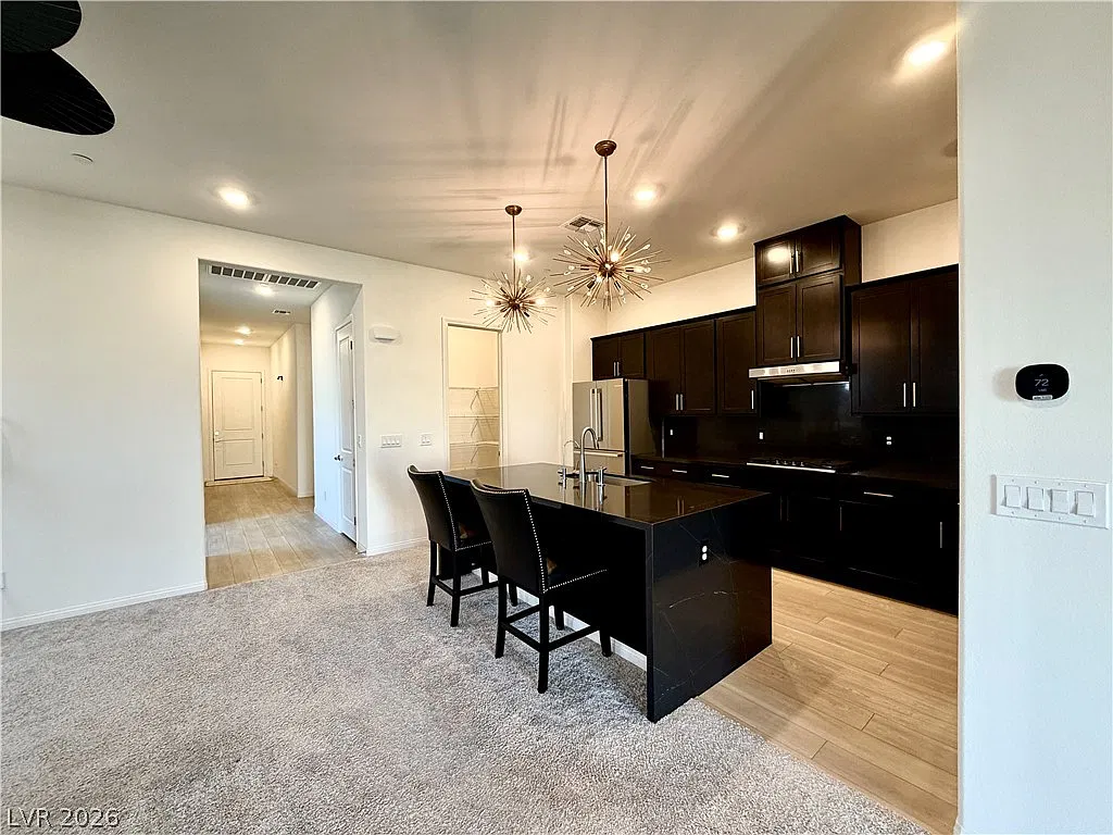 3 bed, 2.5 bath, 1918 sqft, $3,100 — Photo 3