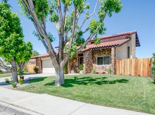 42927 Beau Ville Ct, Lancaster, CA 93536