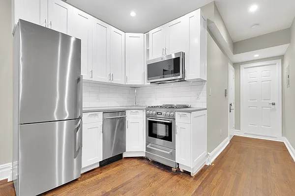 Rented by Cooper & Cooper Real Estate | media 10