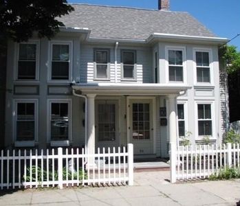 94 Pleasant St, Newburyport, MA, 01950