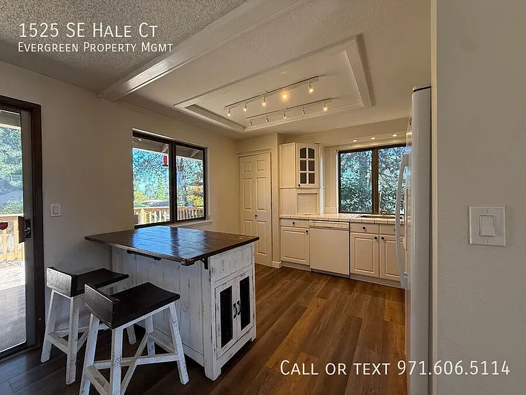 1525 SE Hale Ct — Photo 12