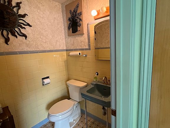 2nd image of 9414 S Bell Ave