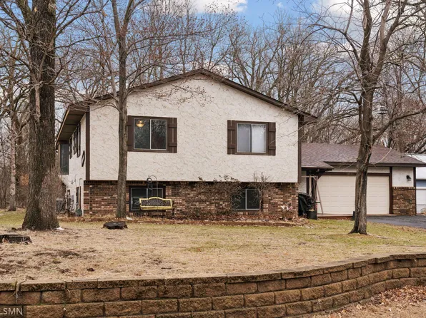 10011 Grouse St NW, Coon Rapids, MN 55433