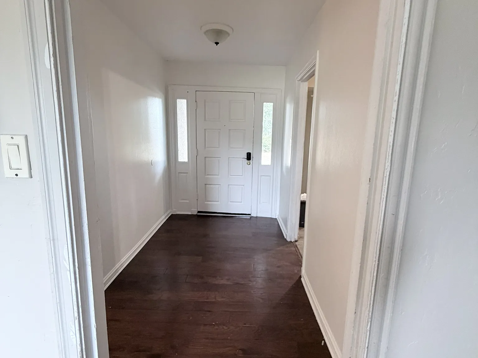 3 bed, 1806 sqft, $1,950 — Photo 2
