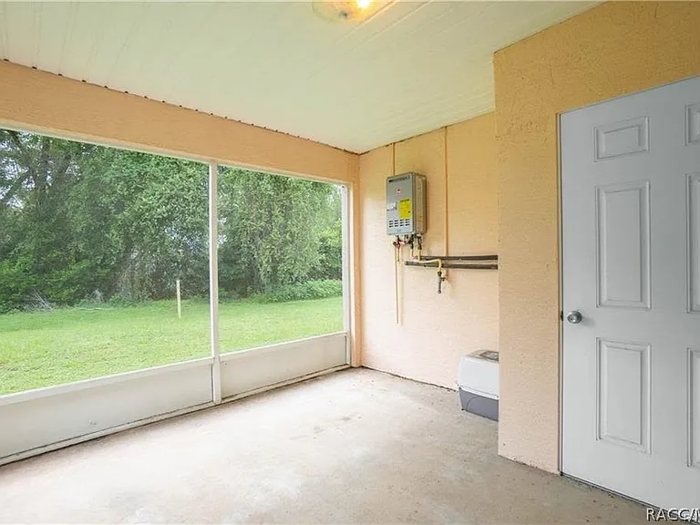 835 N Rembrandt Way — Photo 15