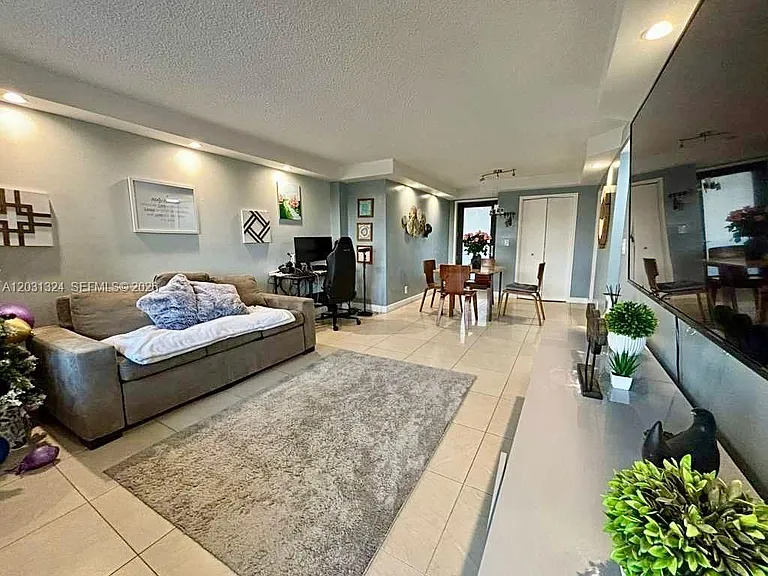 301 Golden Isles Dr #406 — Photo 7