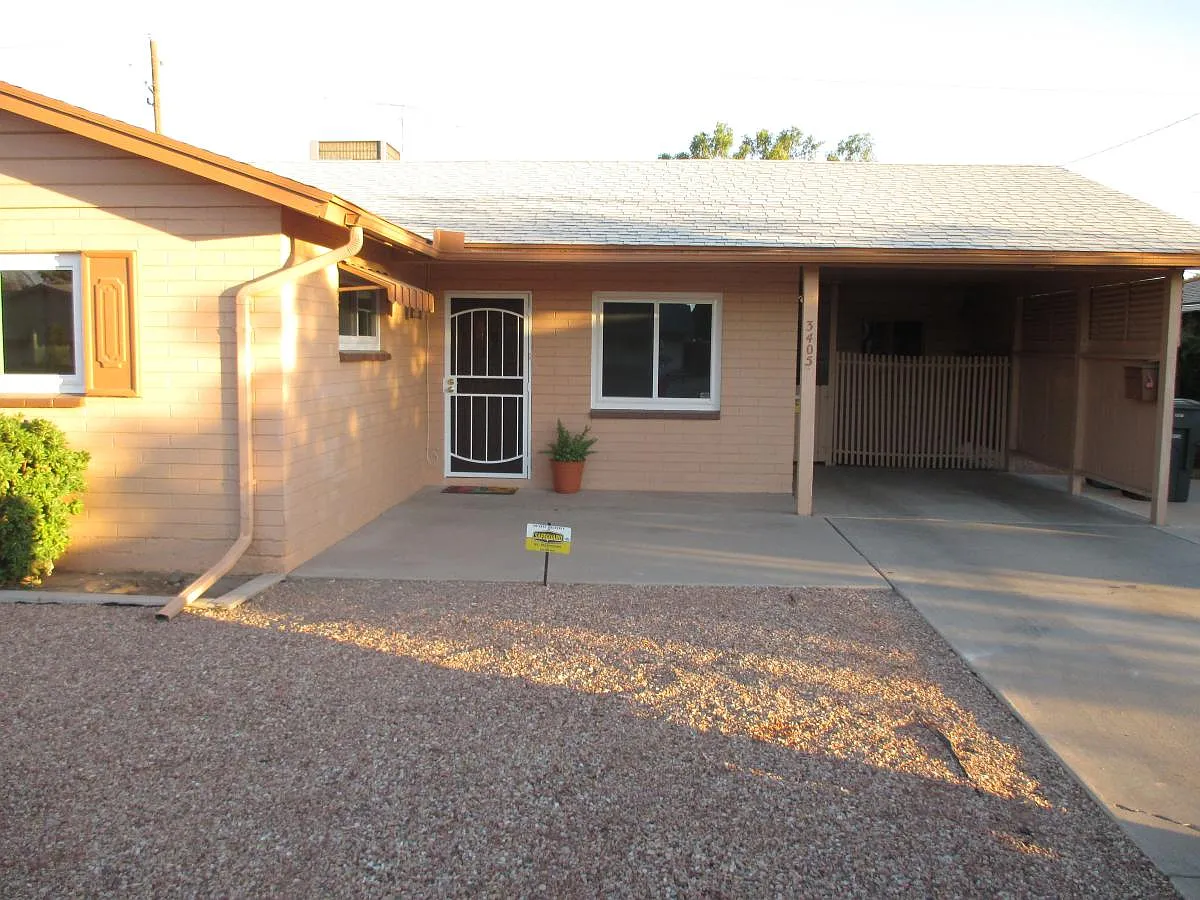 Home listed only on Zillow/Trulia. FB Marketplace or Craigslist listing are fraudulent. - 3405 W Elm St