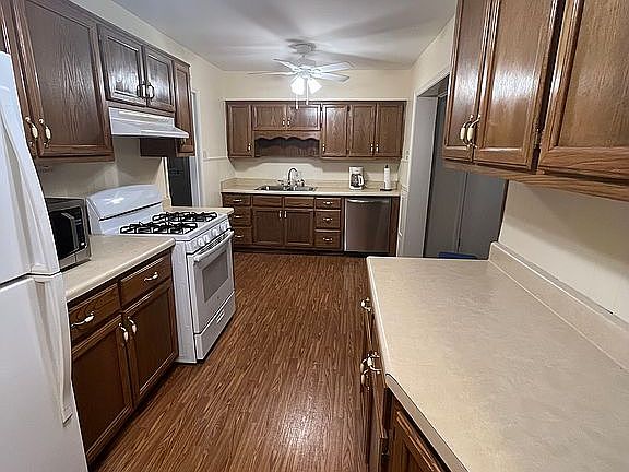 5th image of 4861 Owen Ave