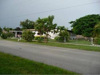 2nd image of 975 NW 18th Ave