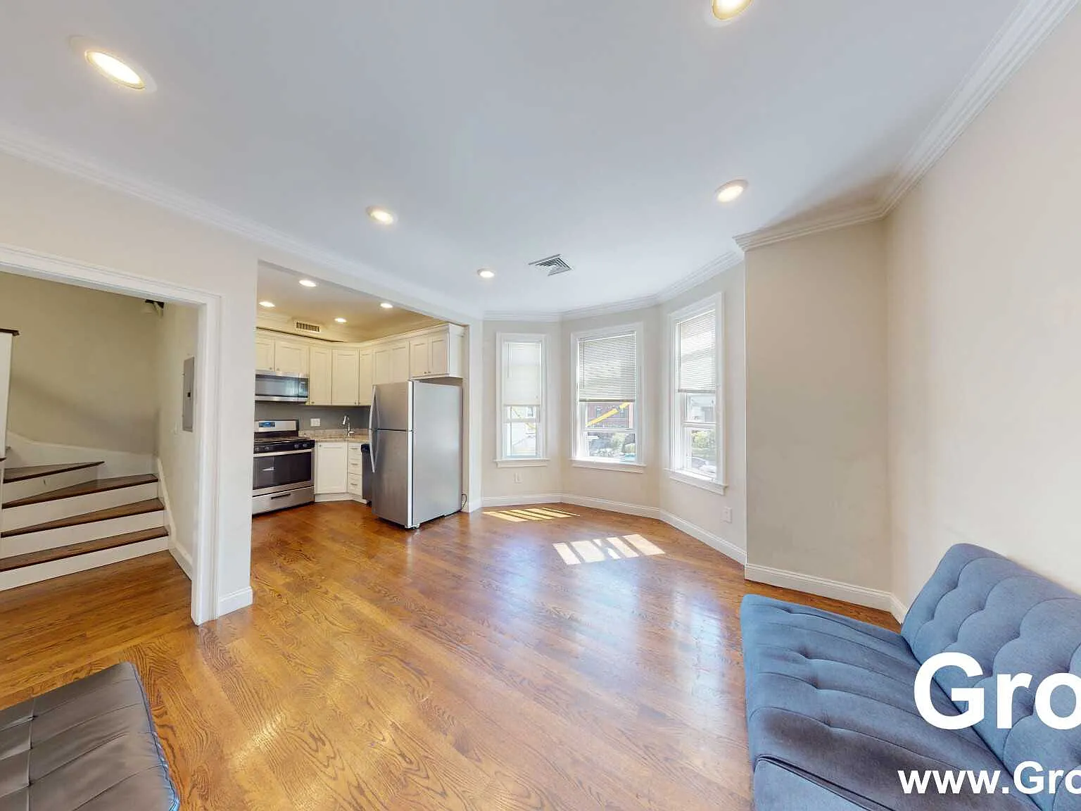4 bed, $3,940 — Photo 2