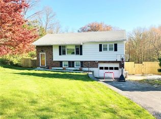 28 Brookdale Rd, Mahopac, NY 10541