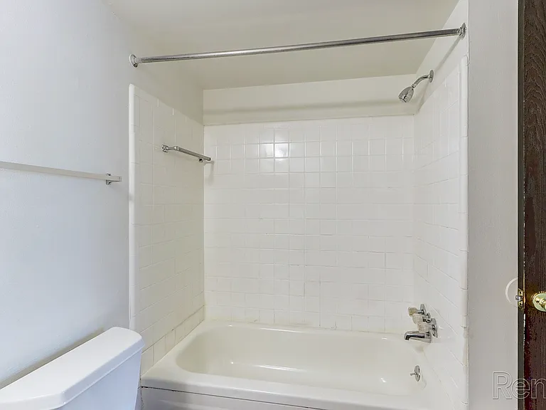 Parkway Village — Photo 15