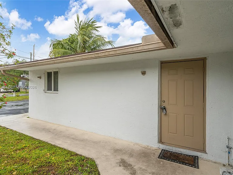 645 NW 15th Ave #2 — Photo 4