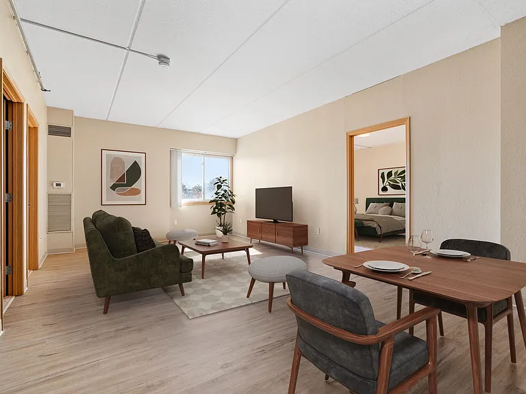 E Street Flats - Student Housing — Photo 26