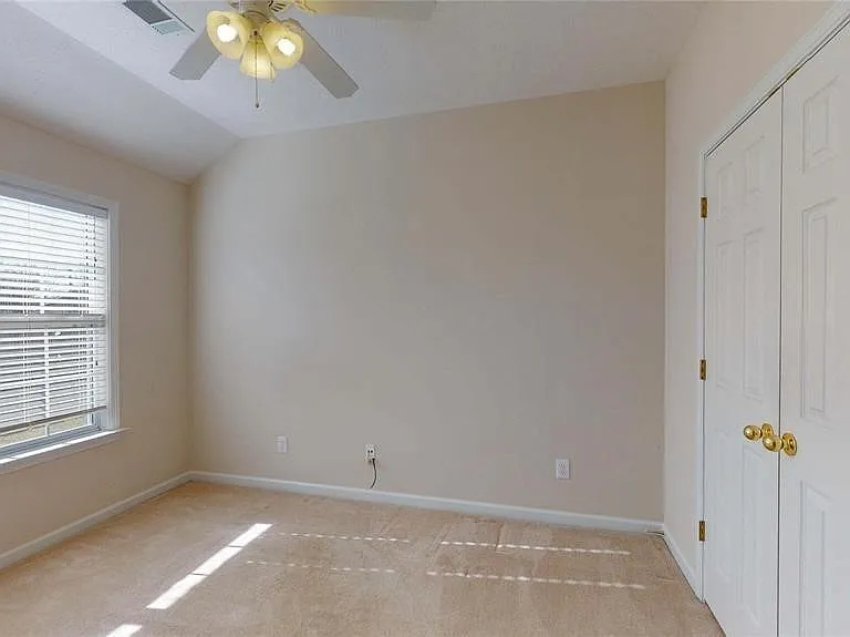 631 Glenmede Ln — Photo 8