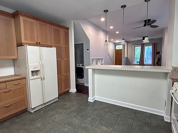 4th image of 757 Girard St NW APT 1