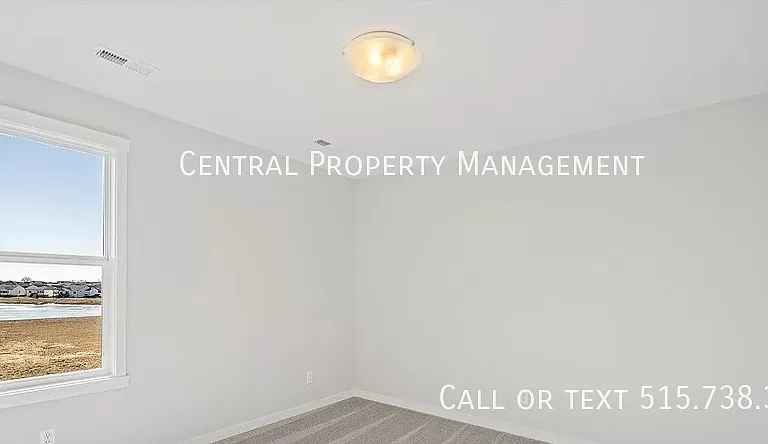 635 NW Williamsburg Ln — Photo 25