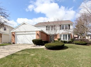 1136 Gail Ln, Buffalo Grove, IL 60089
