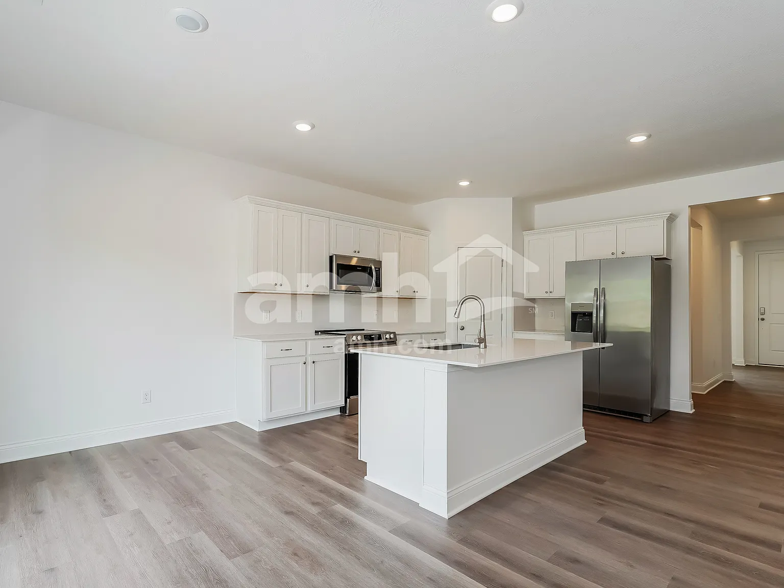 4 bed, 2.5 bath, 2293 sqft, $2,955 — Photo 3