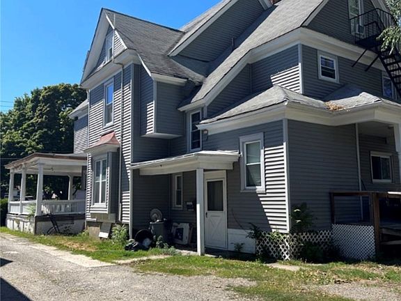4th image of 958 Lake St