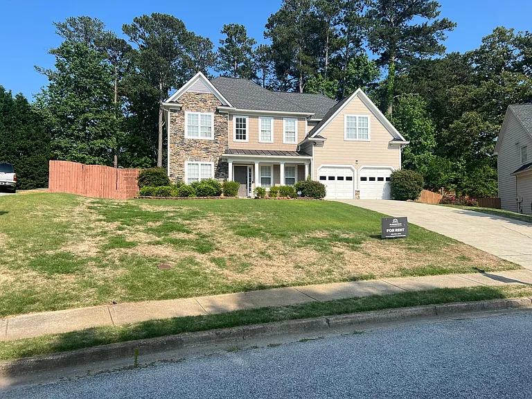 1970 Embassy Walk Ln — Photo 1