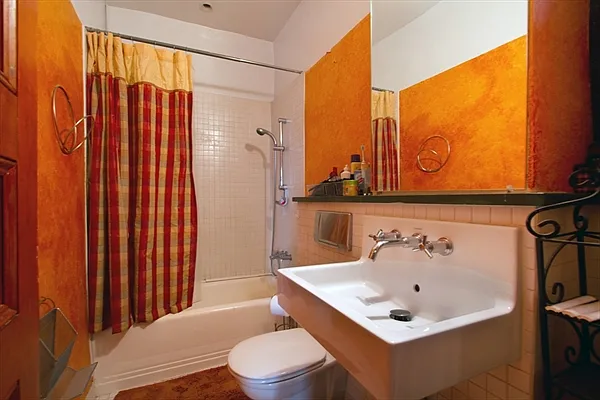 Sold by Citi Habitats | media 12