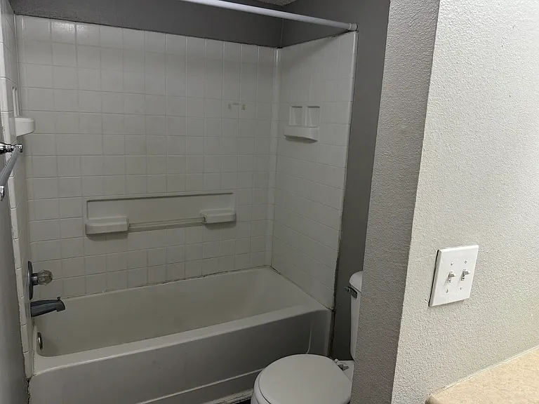Parmele Park Apartments — Photo 7