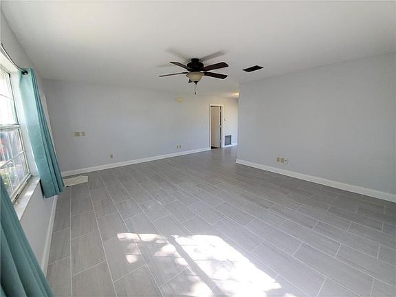 4th image of 1830 SE Balleto St