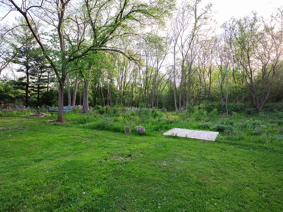 2nd image of 234 Green Bay Rd