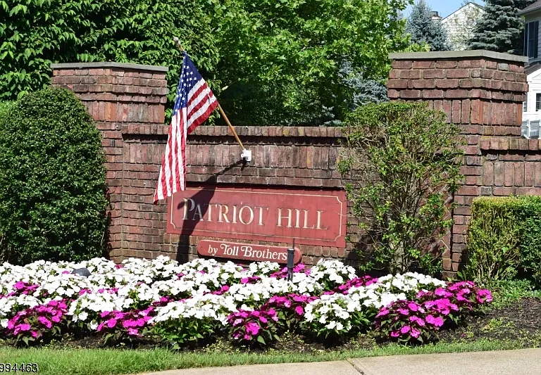220 Patriot Hill Dr — Photo 2