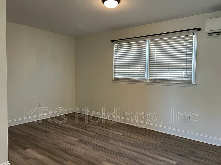 963 W Ocean View Ave — Photo 5