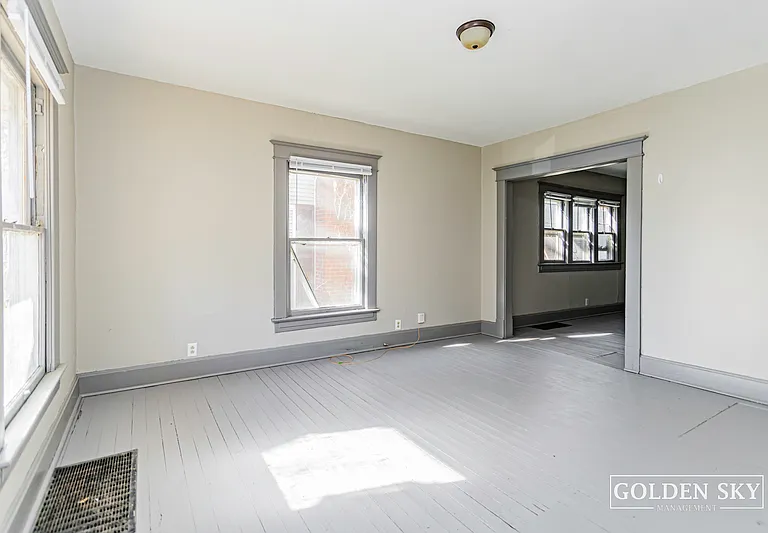 1114 Mourer St — Photo 10