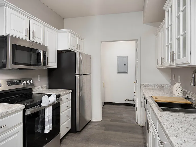 Summerhill Estates Apartments — Photo 2