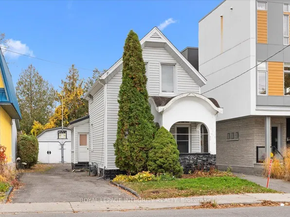 310 Hinchey Ave, Ottawa, ON K1Y 1M2